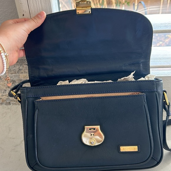 HCL real genuine leather bag. Made in Germany NEVER USED - Picture 4 of 8